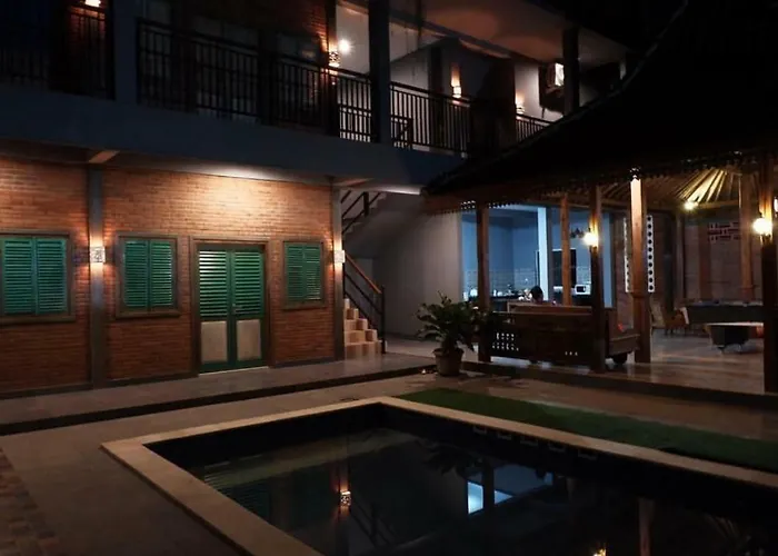 Kayu Tua Villa